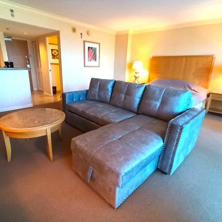 Ilikai Apt 302 - Spacious Studio With Stunning Ocean & Harbor Views Хонолулу Екстериор снимка