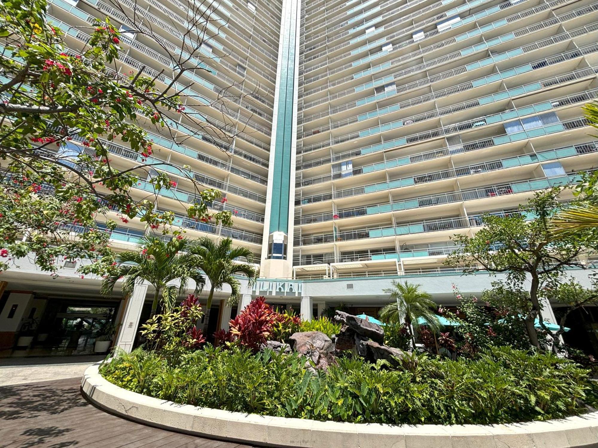 Ilikai Apt 302 - Spacious Studio With Stunning Ocean & Harbor Views Хонолулу Екстериор снимка